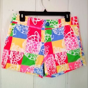 CLEAN!! LILLY PULITZER, Callahan Patchwork, Rollin Turtles Shorts. Size 0